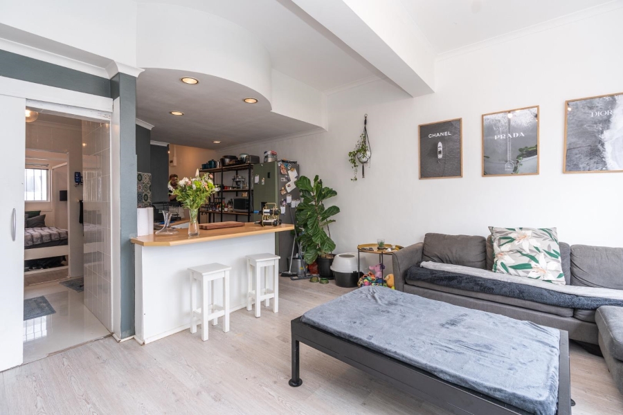 1 Bedroom Property for Sale in Sea Point Western Cape